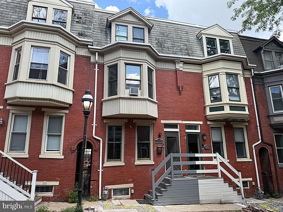 3rd image of 329 E Locust St