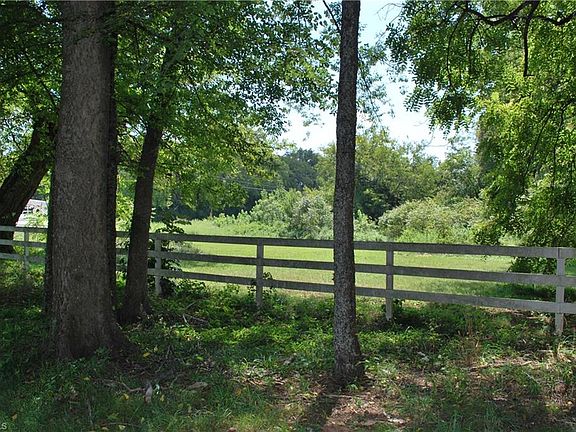 4th image of 1891 Farmington Rd