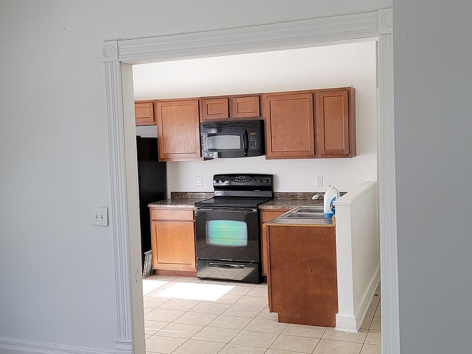 1st image of 1050 S 29th St #B