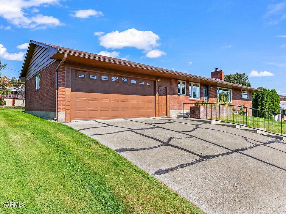 1st image of 5209 Douglas Dr