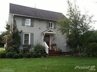 1080 Snow Rd, Buchanan, MI 49107