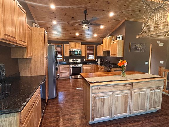 5th image of 8444 Pineview Dr