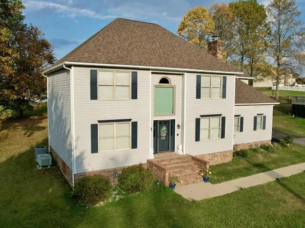 629 Wandering Ln, Beaver, WV 25813