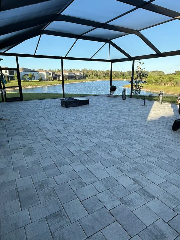 5 bed, 5.0 bath, 3761 sqft, $5,600 — Photo 2