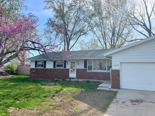 4059 Woodland Ln, Saint Joseph, MI 49085