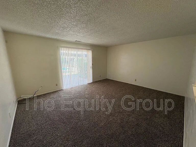 3924 W Hillsdale Ct — Photo 11