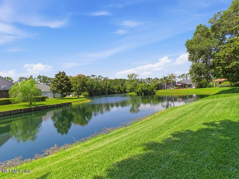 160 Crossroad Lakes Dr — Photo 23
