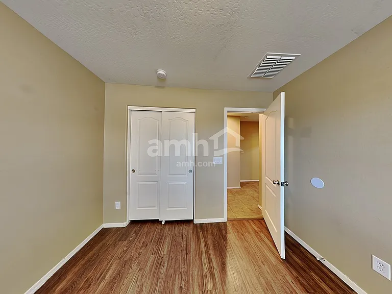2324 S 238th Ln — Photo 11