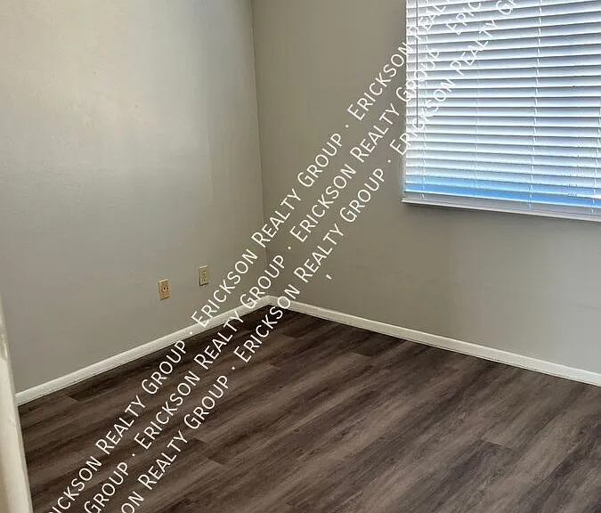 606 W Flower Ave — Photo 10