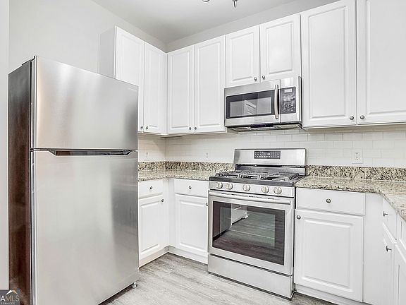 5th image of 2223 Wilmington Cir NE