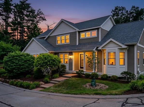 3 McGill Ct #214, Hopkinton, MA 01748