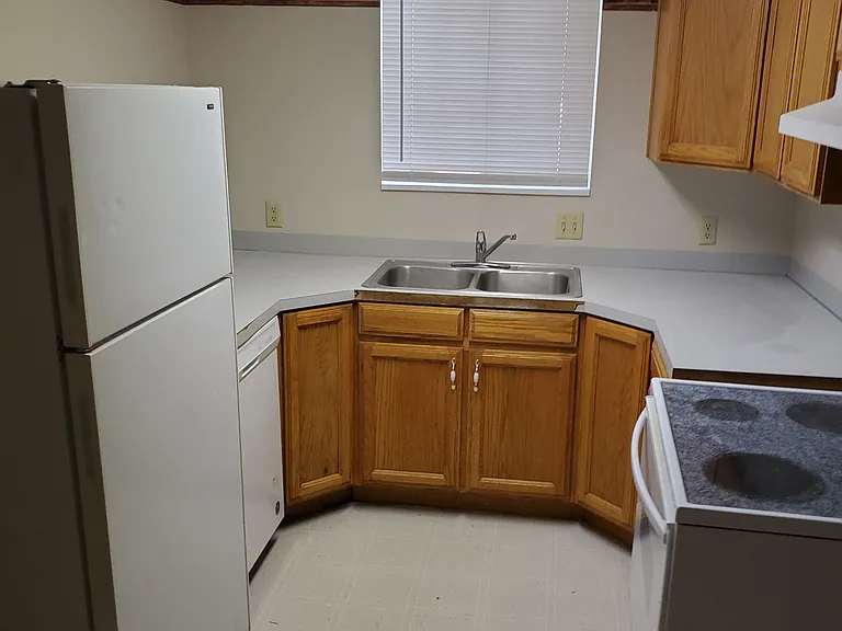 Updated 2 Bedroom! — Photo 4