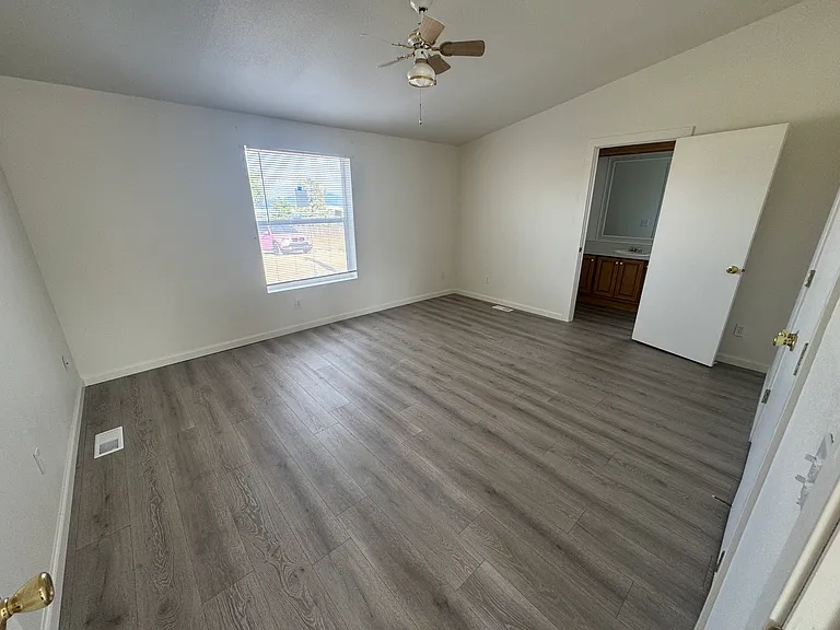 5775 Biller Ln — Photo 10