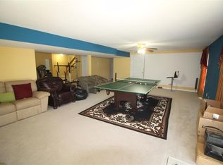 116 Stonebridge Crossing Dr, Maryville, IL 62062