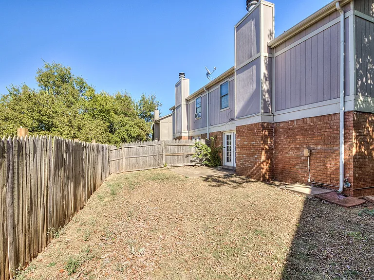 6103 Gaelic Glen Dr — Photo 35