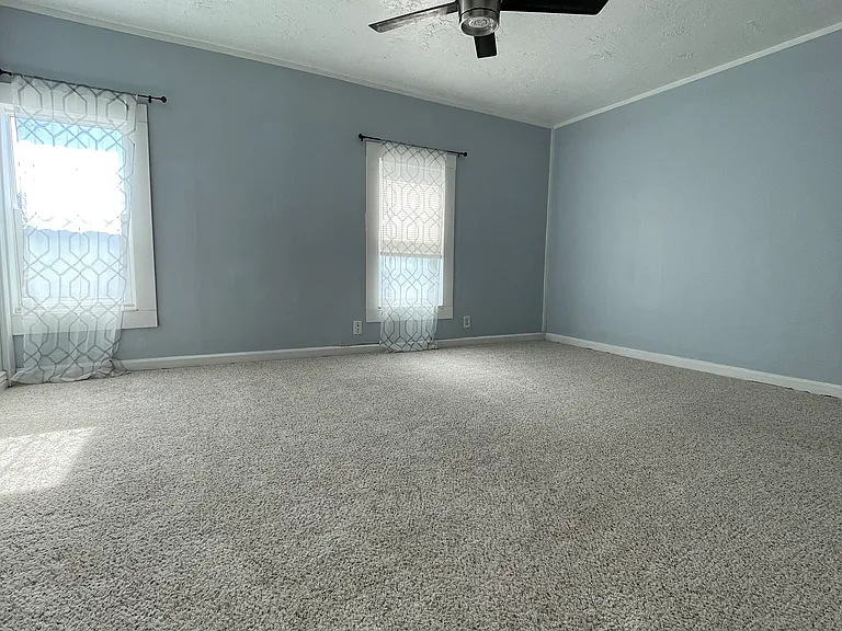 553 E Sherman Ave — Photo 6