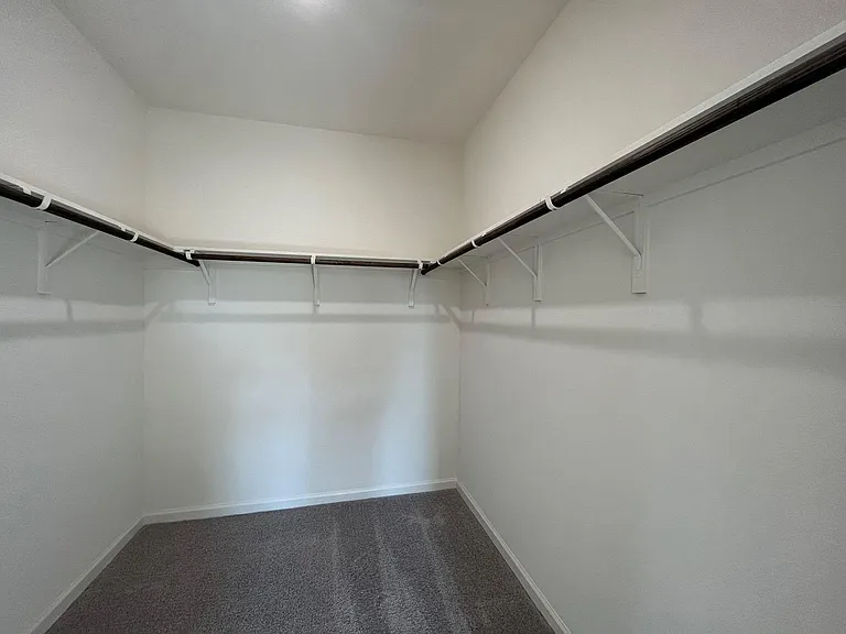 786 Yorkshire Dr — Photo 22