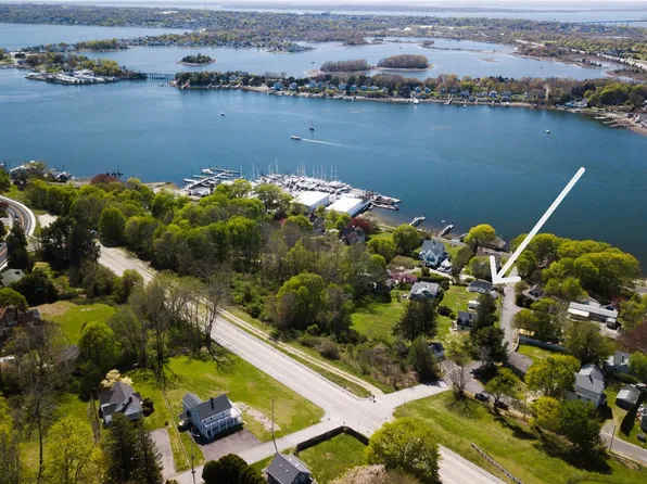 4 Bowen Ave, Tiverton, RI 02878