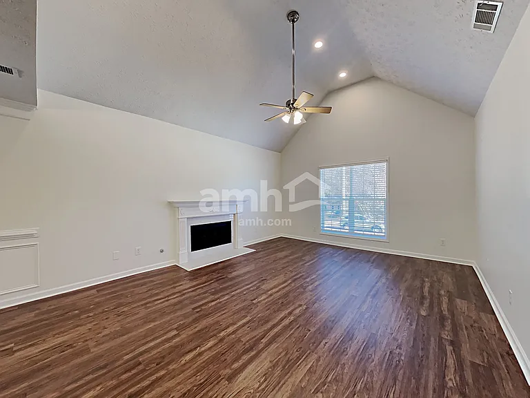 1772 N Oak Dr — Photo 11