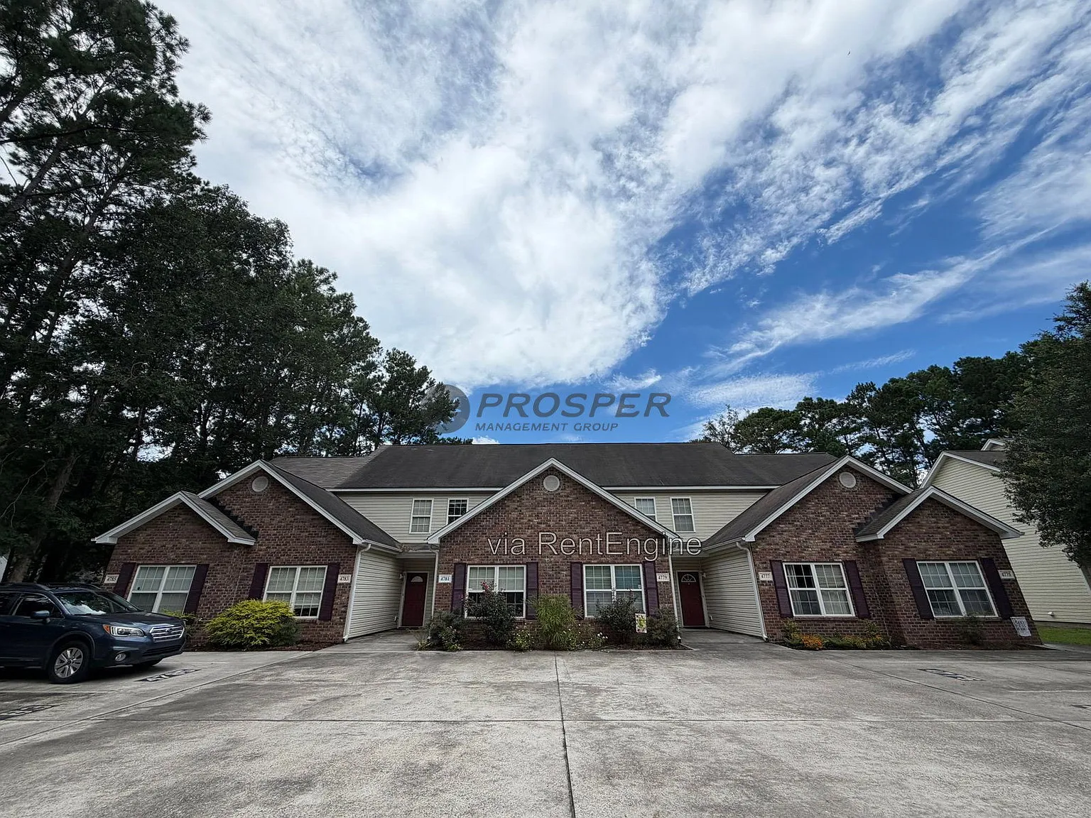 3 bed, 2.0 bath, 1408 sqft, $2,100 — Photo 2