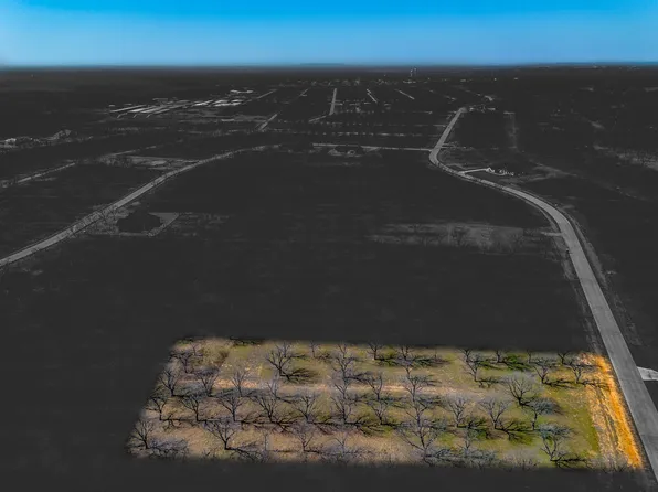 2167 E Landings Rd N, Granbury, TX 76049