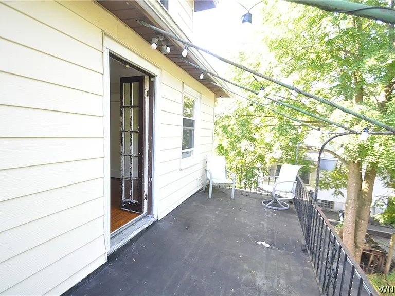 9 Wellington Rd — Photo 6