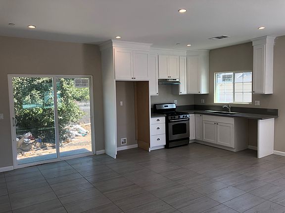 3rd image of 14215 Polk St #4