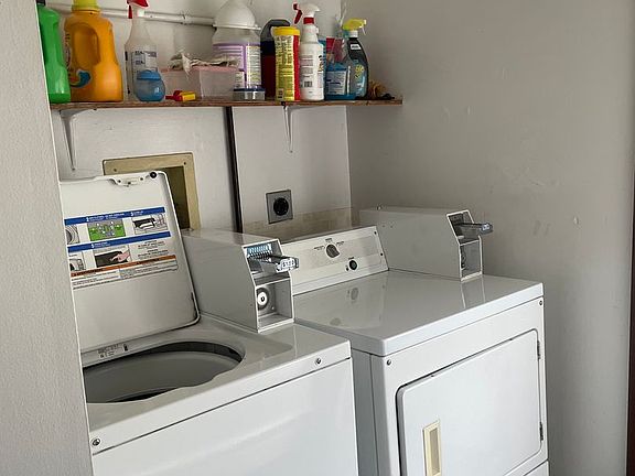 3rd image of 8421-8423 Colwyn Ct #8421-04