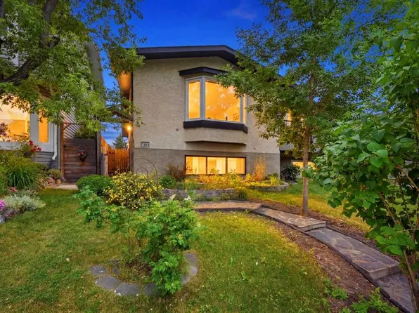 1004 W McKinnon Dr NE, Calgary, AB T2E 7R8