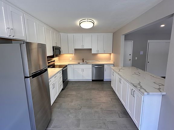 5th image of 1873 Market St APT 4