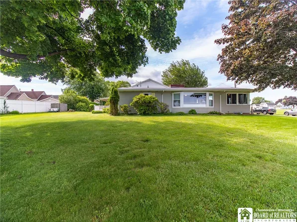 72 N Jerboa St, Dunkirk, NY 14048