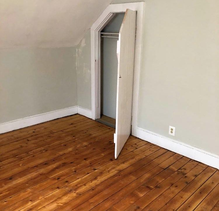1st image of 26 Alma St #3
