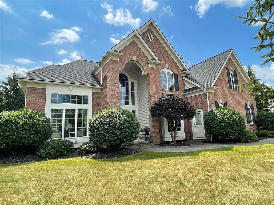 1st image of 33 Blue Pine Cir