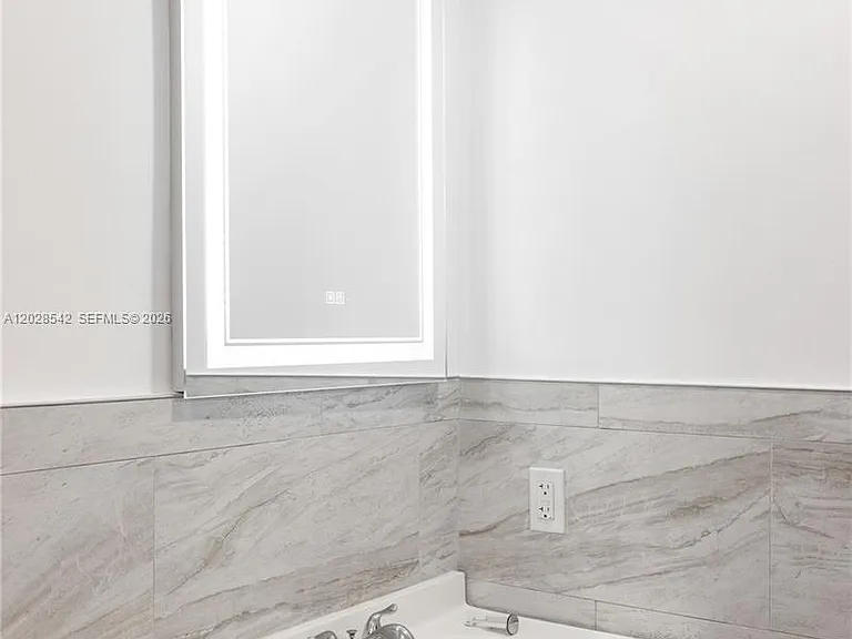 1060 NE 78th Street Rd #3 — Photo 16