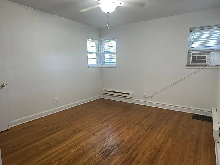 703 S Summit Ave — Photo 2