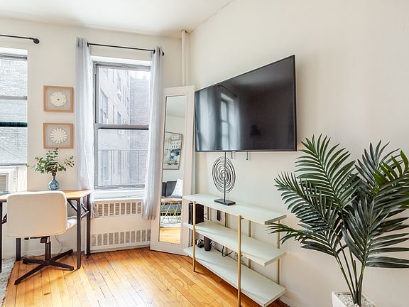 5th image of 202 W 102nd St APT 3ER