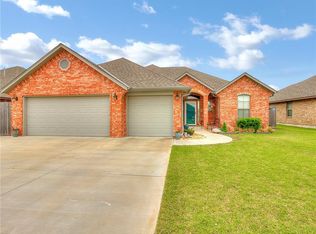 1012 SW 15th St, Moore, OK 73160