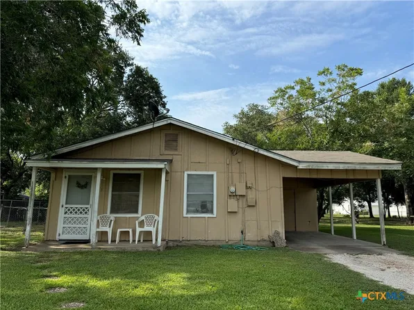 403 W Blackjack St, Edna, TX 77957