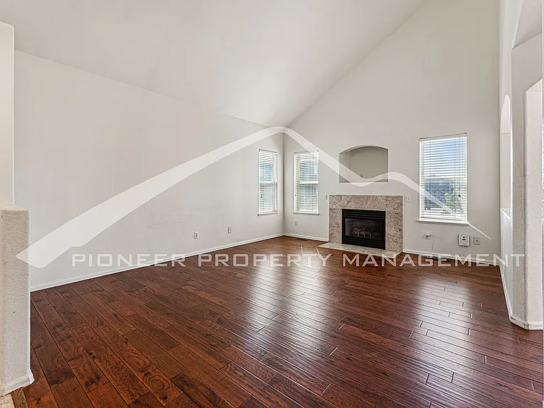 6360 E 121st Dr — Photo 3