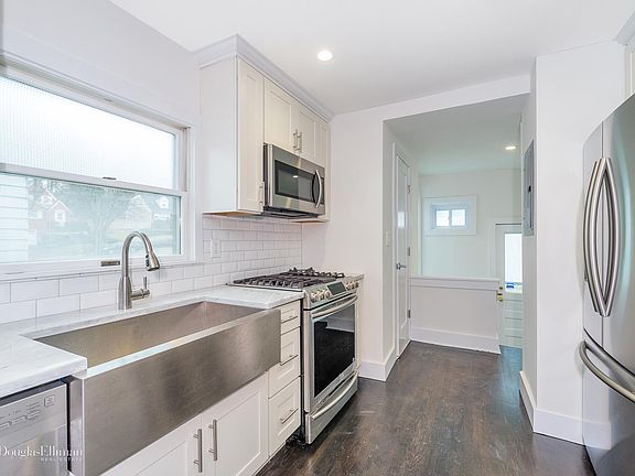 5th image of 9 Larsen Ave