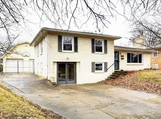 10704 Torrington Rd, Louisville, KY 40272