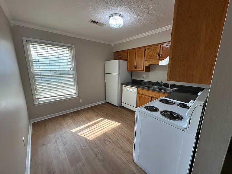 2145 Westmead Dr SW #C — Photo 3