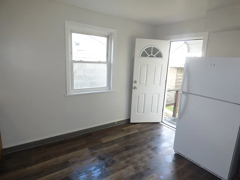 406 Grove St — Photo 15