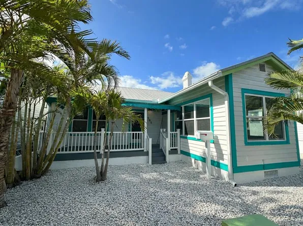 102 26th Ave, Saint Pete Beach, FL 33706