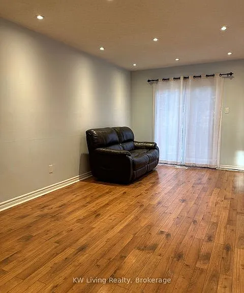 77 Phalen Cres — Photo 5