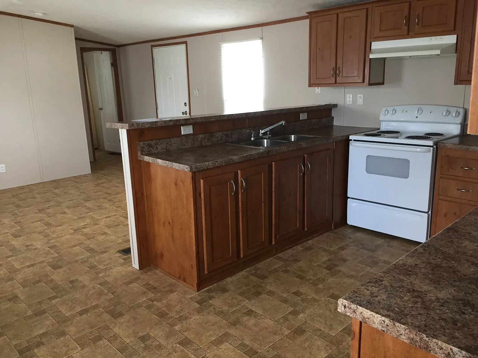 2 bed, 900 sqft, $850 — Photo 2