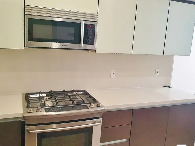 1611 S Beverly Glen Blvd #3C — Photo 7