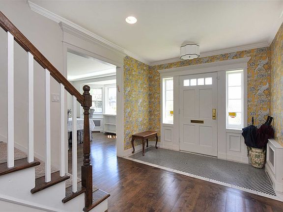 2nd image of 1342 Boxwood Dr W