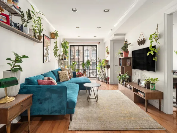 111 W 113th St APT 4A, New York, NY 10026