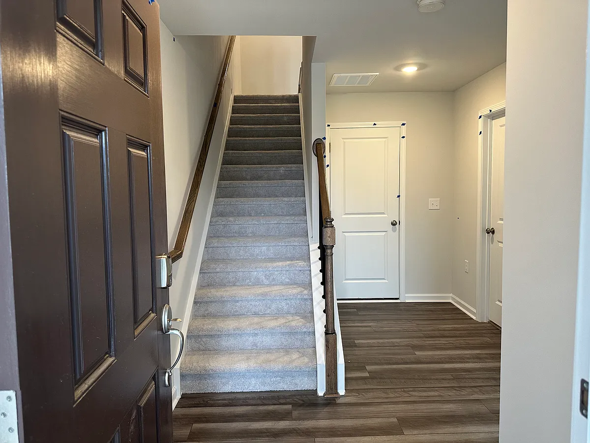 Building Photo - 2517 Kasota Ln